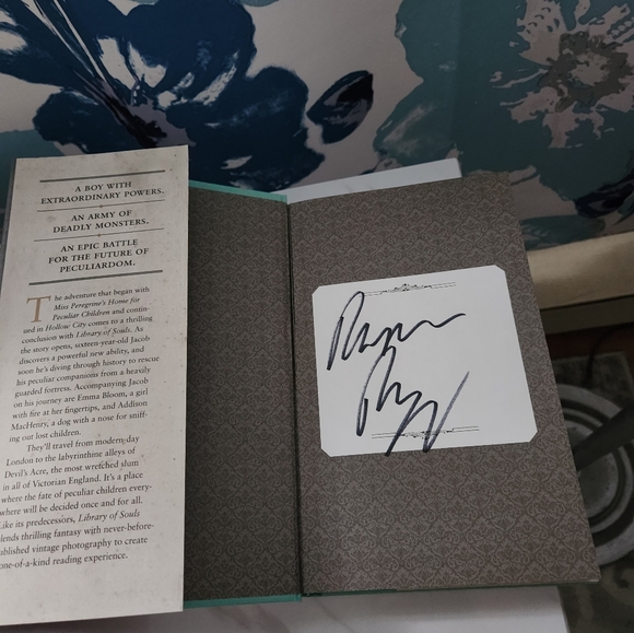 Autographed Ransom Riggs Miss Peregrine trilogy - Picture 4 of 4